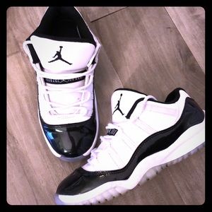 Black and white Kids Jordans size 2.5 Youth